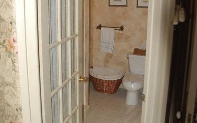 Summerhill Manor Bed and Breakfast and Tea Room