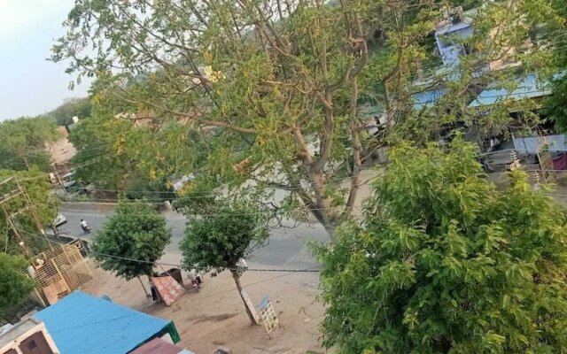 Brajdham Hotel Barsana
