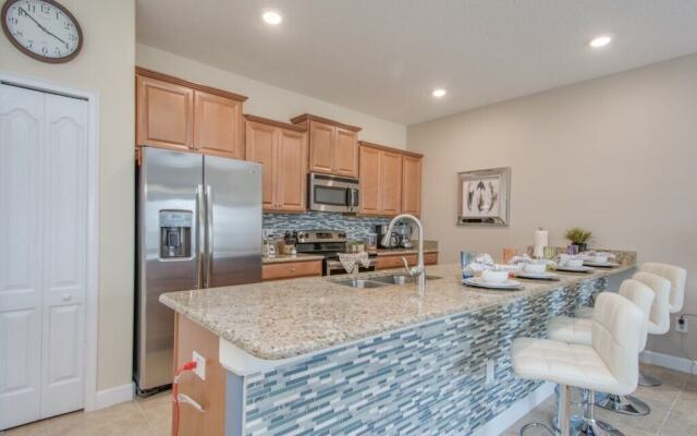 Fully Equiped 4 Bedroom Villa