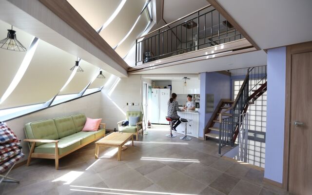 Cube Guesthouse