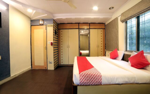 OYO 15211 Hotel Midas