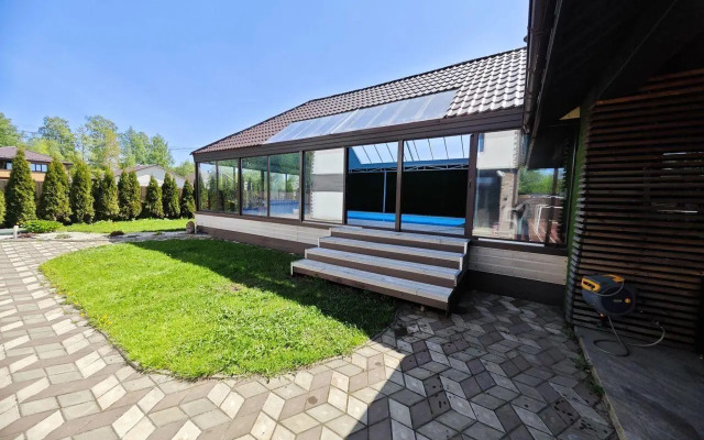 Dom with swimming pool and sauna na Okhotskoy
