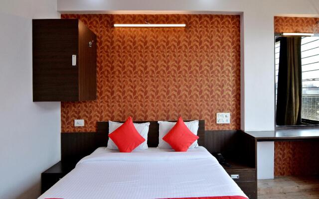 OYO Flagship 22643 Hotel Majestic Deluxe Lodging