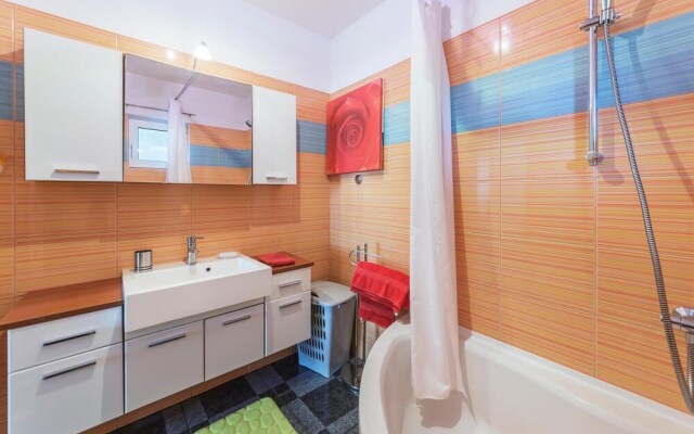 Stunning Apartment in Fazana With Wifi and 3 Bedrooms
