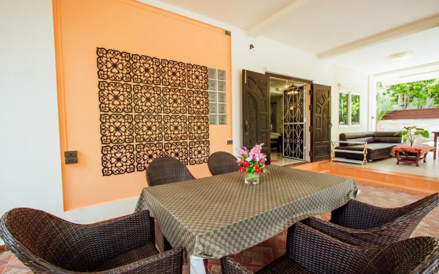 Private Residence Hosted by Sasithorn
