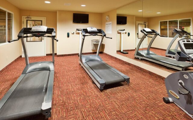 Holiday Inn Express & Suites Watsonville by IHG