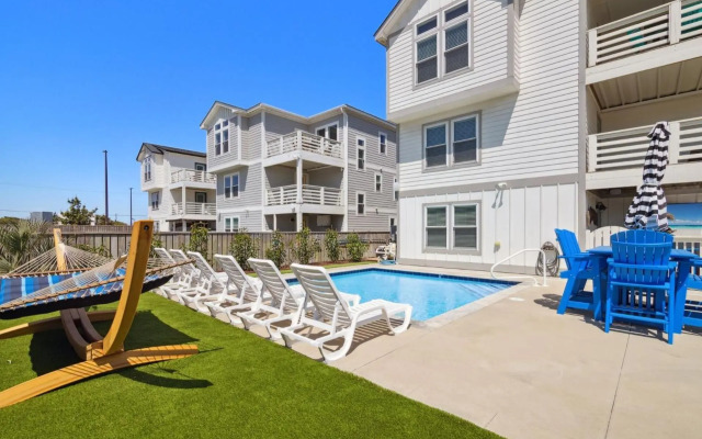 4057 - Fairways & Seaspray