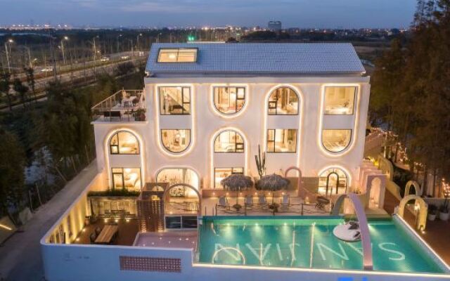 Sanjian Homestay (Shanghai International Tourism Resort)