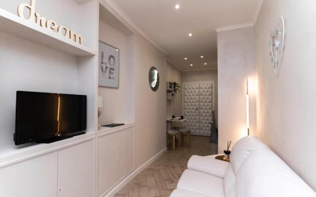 Silver Suite Coliseum