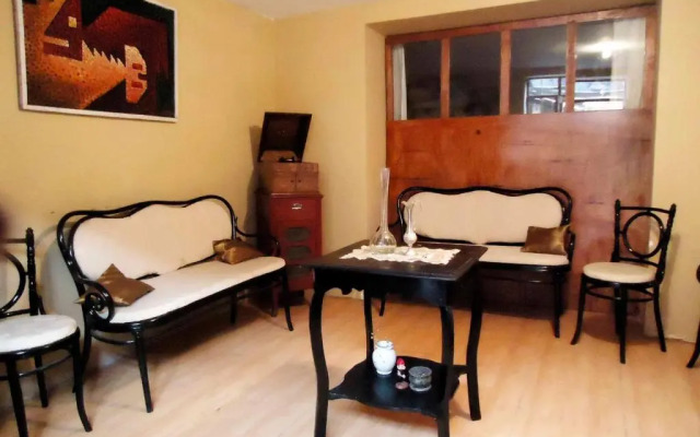 Emperatriz Guest House