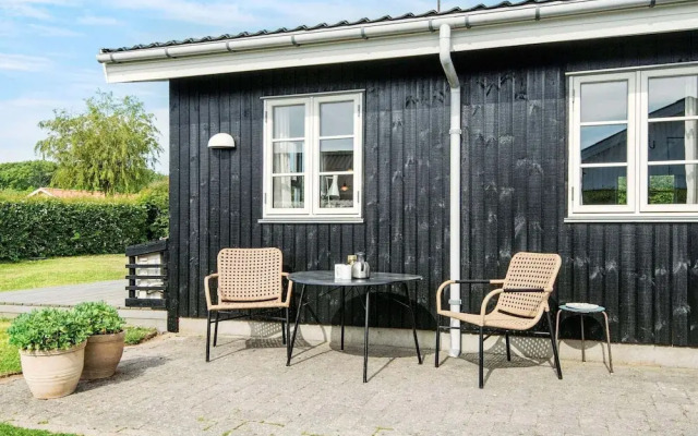 Renovated Waterfront Retreat-by Traum