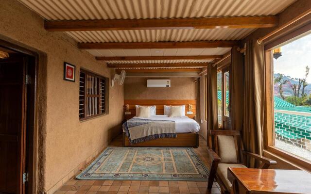 Maati Resort by the Lake Hill