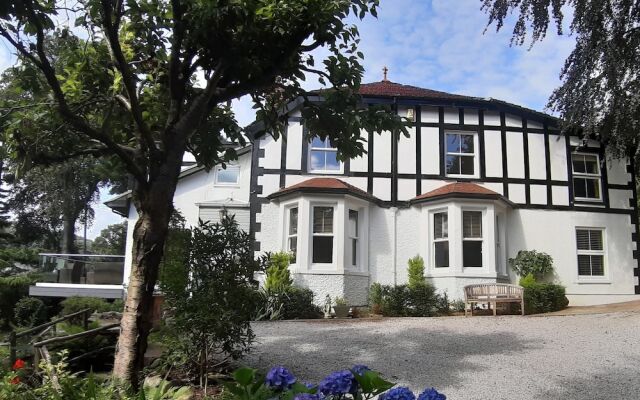 Tir-y-Coed Country House