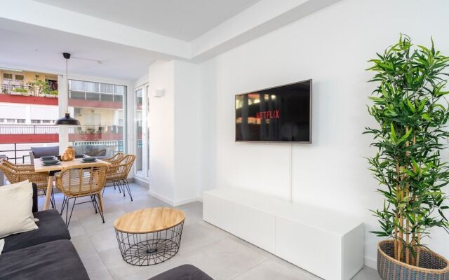 Stunning 3BR Terrace Apartment Best location Ref 124