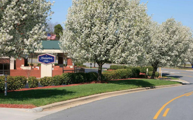 Hampton Inn Greensboro-Airport