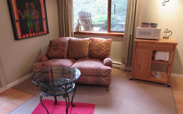 Holly Farm Vacation Suite