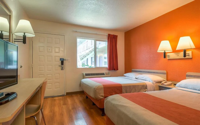Motel 6 Los Angeles - Hacienda Heights