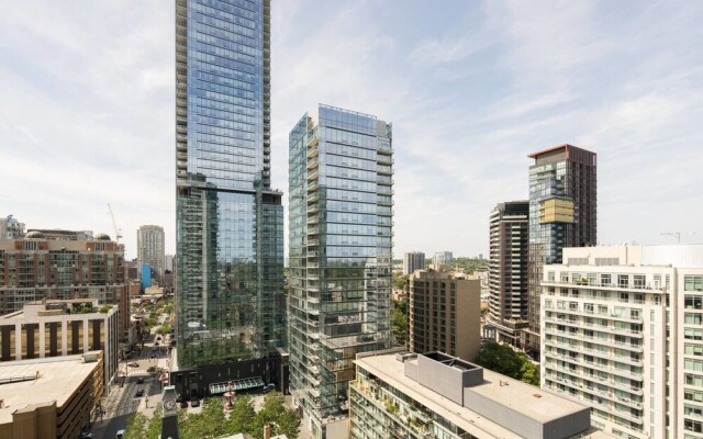 Yorkville Fantasy Yonge & Bloor 2BR 2BT