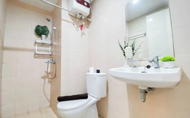 Spacious 2Br At Apartment Parahyangan Residence