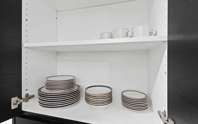 Specious Fully Private Studio apt With Laundry