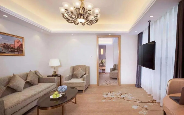 Starway Hotel Zhengzhou East Railway Station