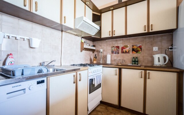 Elegant Apartment Market Square