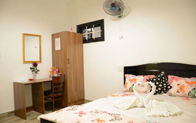 Tn Thnh Hostel