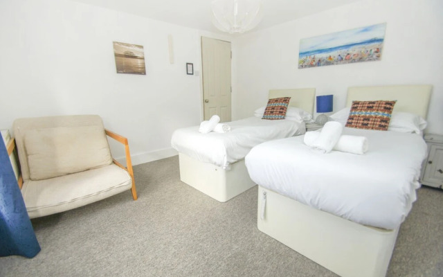 Pebble Cottage by Brighton Holiday Lets