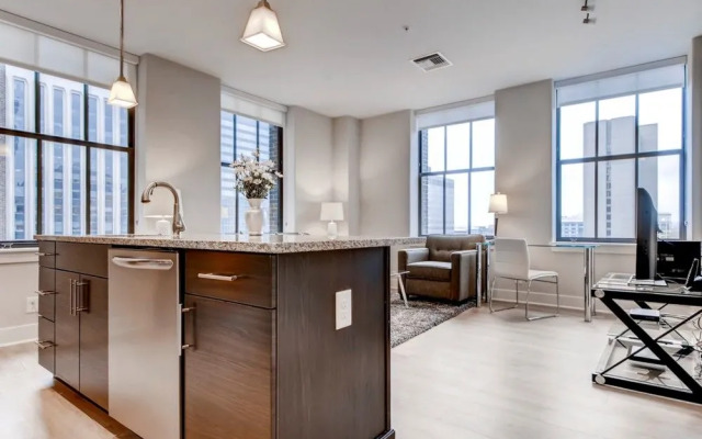 10 Light by Global Luxury Suites