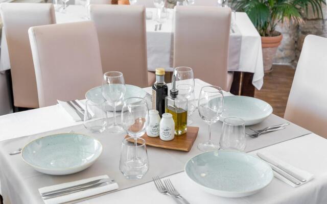 Marina Hotel - Restaurant