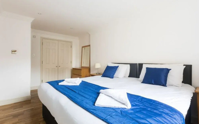 Earls Court Apartment