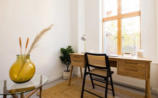 The Clapham - Captivating 2bdr With Garden Parking