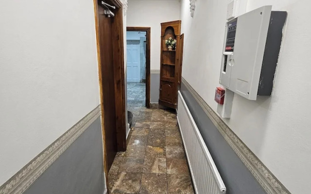 SnoozeDen Wellesley – Near to Slough Station