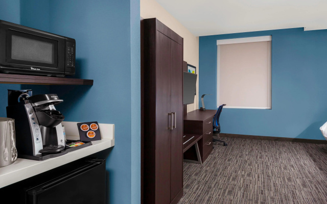 Holiday Inn Express Kansas City Downtown by IHG