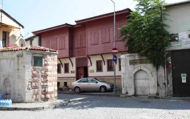 Coskun House Garden