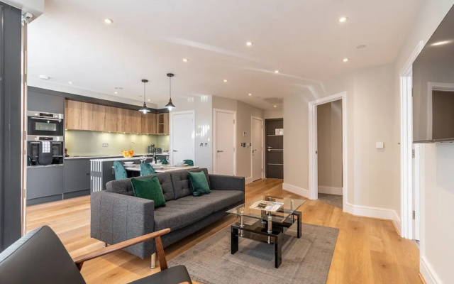 Celador Apartments - Bond House