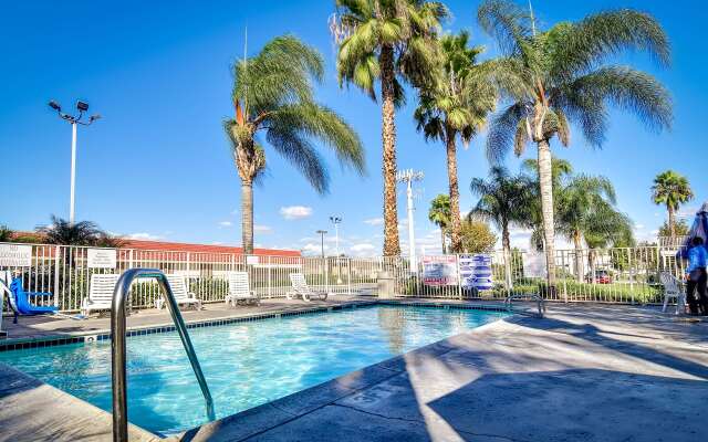 Motel 6 Riverside, CA - South