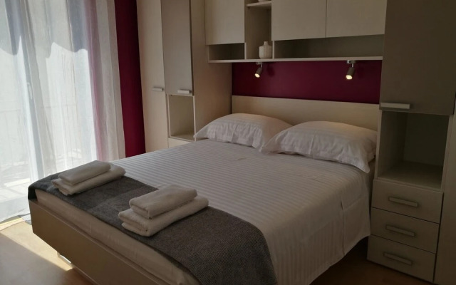 Ton - 200m From the sea - A2