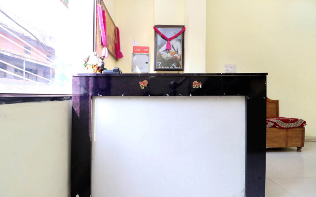 OYO 27650 Gian Residency