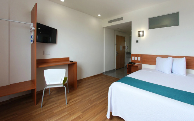 One Guadalajara Periférico Poniente