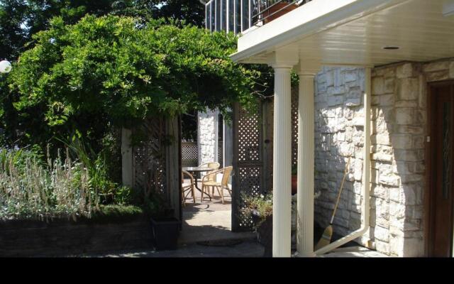 Grey Rose Suites
