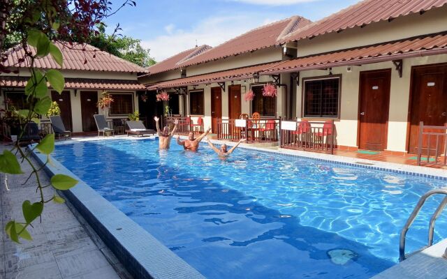 Makara Bungalows