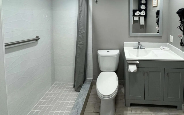 Inn & Suites Of Englewood