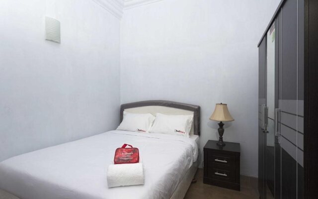 RedDoorz @ Tanah Baru Depok