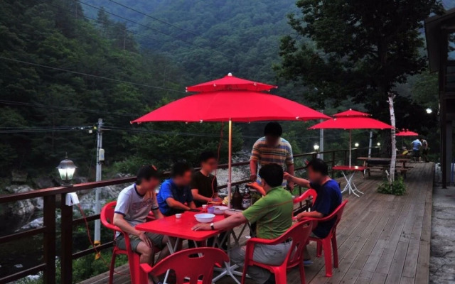 Yangyang Beopsusanjang Pension