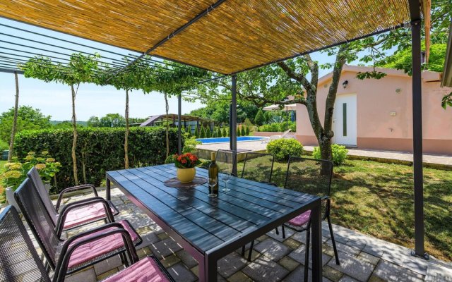 Amazing Apartment in Podpican With 2 Bedrooms, Wifi and Outdoor Swimming Pool