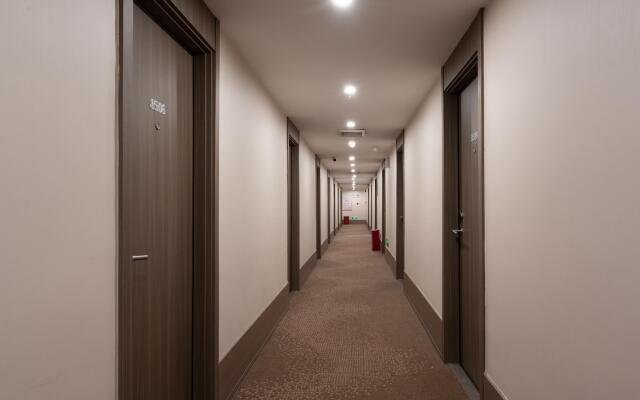 Hanting Hotel Ding'an County Renmin Hospital