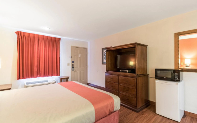 Motel 6 Pooler, GA - Savannah Airport
