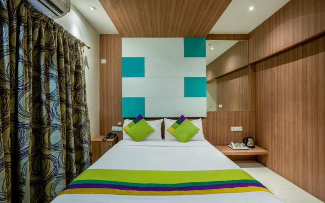 Smile Stay Hiland Suites