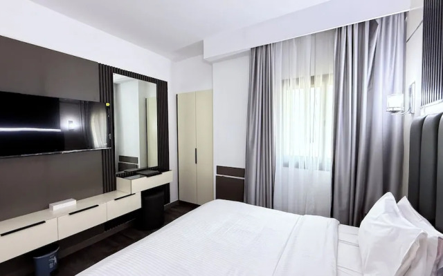 Royal Tulip Dancenter Suites Sharjah